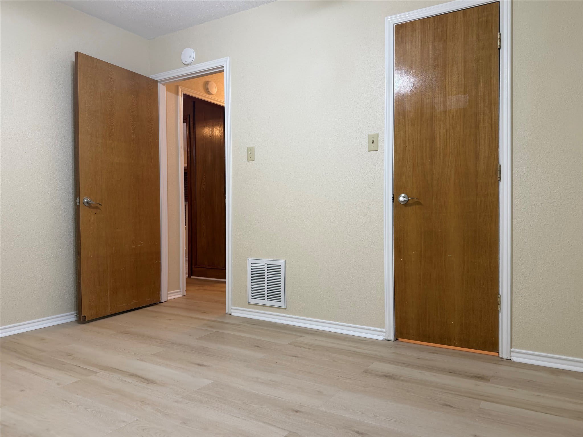 1058 E Jefferson Street – photo 5