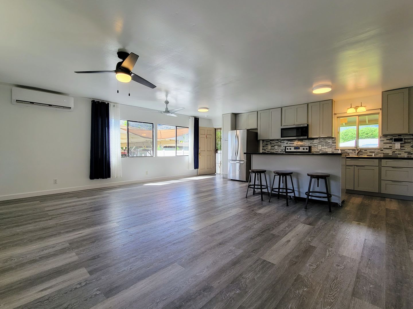 For Rent A Spacious 3 Bd 2 Bath Single Family Home With 2 Car Cover Garage – photo 4