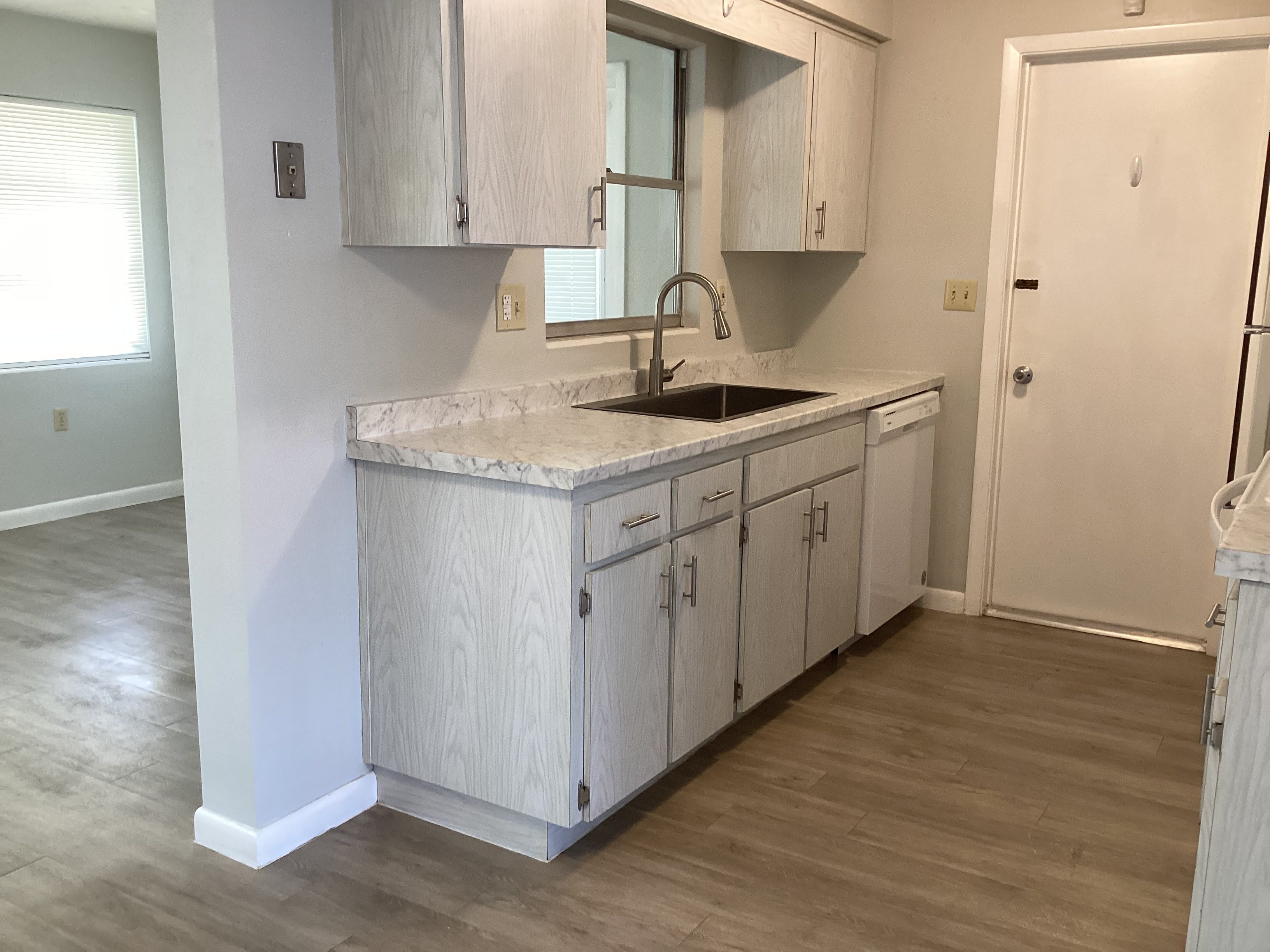 202 South Jackson Street – photo 5