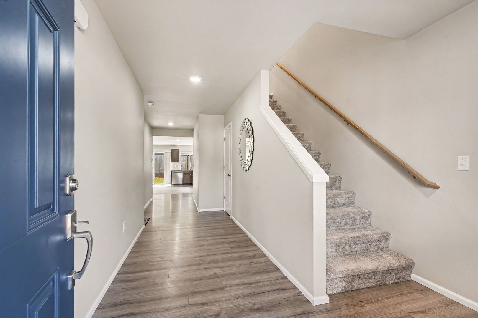 Spacious 5-Bedroom Home with Bonus Loft in Daisy Crossing! $3,100!! – photo 2