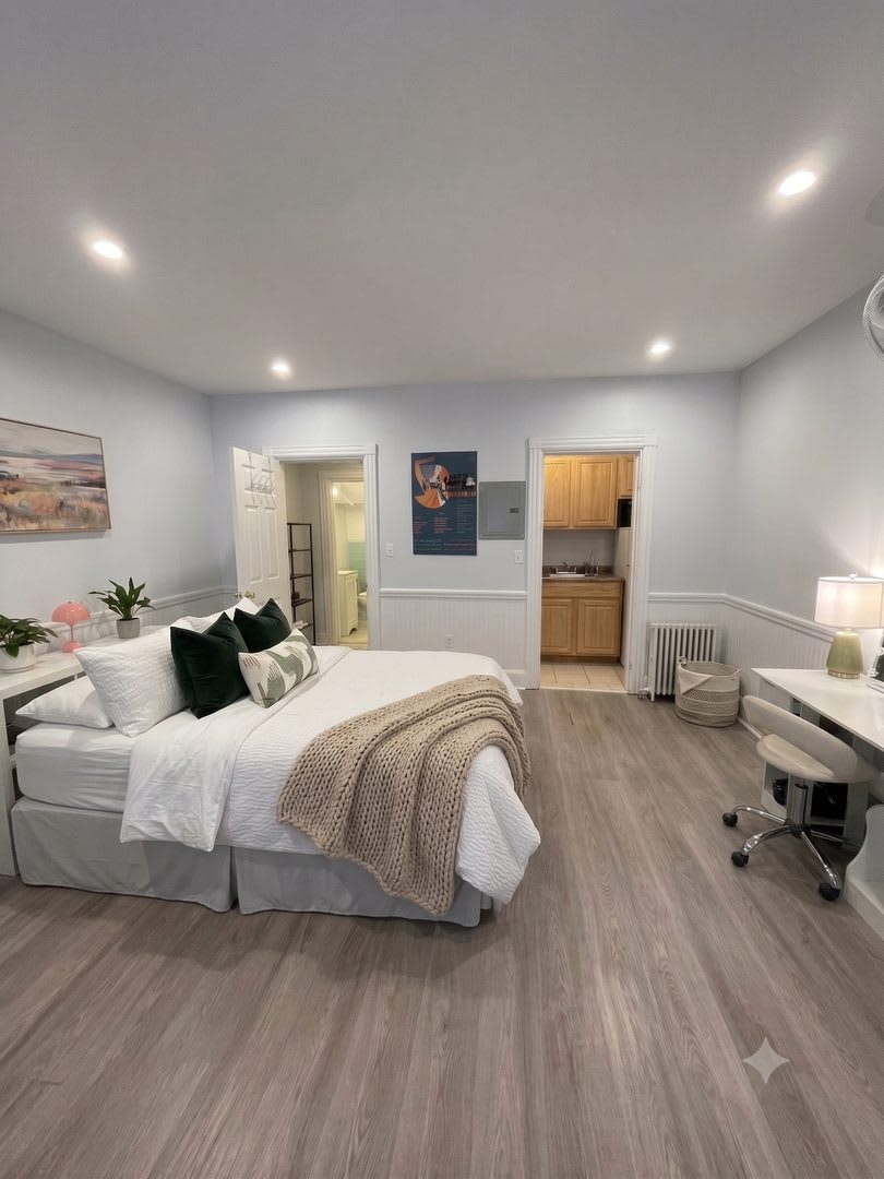 Charming Back Bay Studio On Beacon Street – photo 2