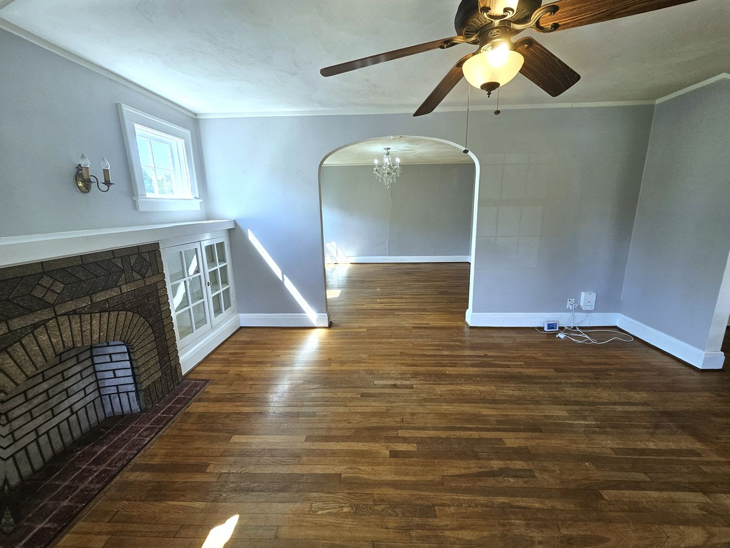 Charming 3 Bedroom Norfolk Home With Classic Character Hardwood Floors A Fenced Backyard – photo 3