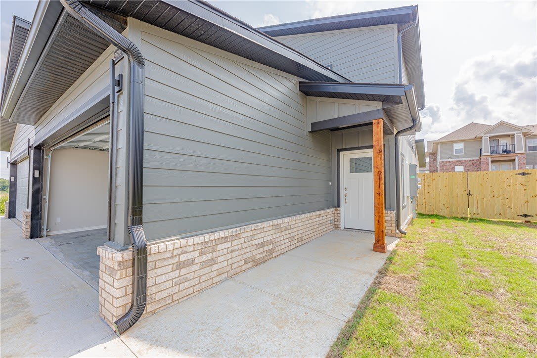 1906 SW Poigai Court – photo 2
