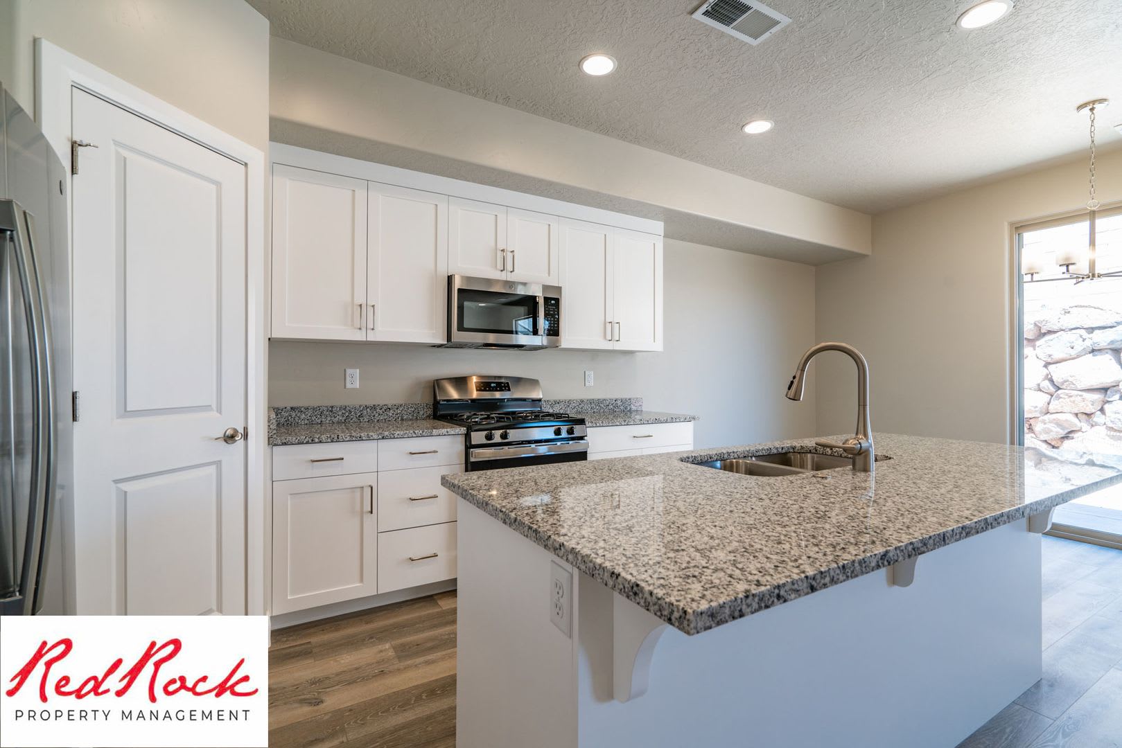 Stunning 4 Bedroom Townhome in Hurricane Heights – photo 2