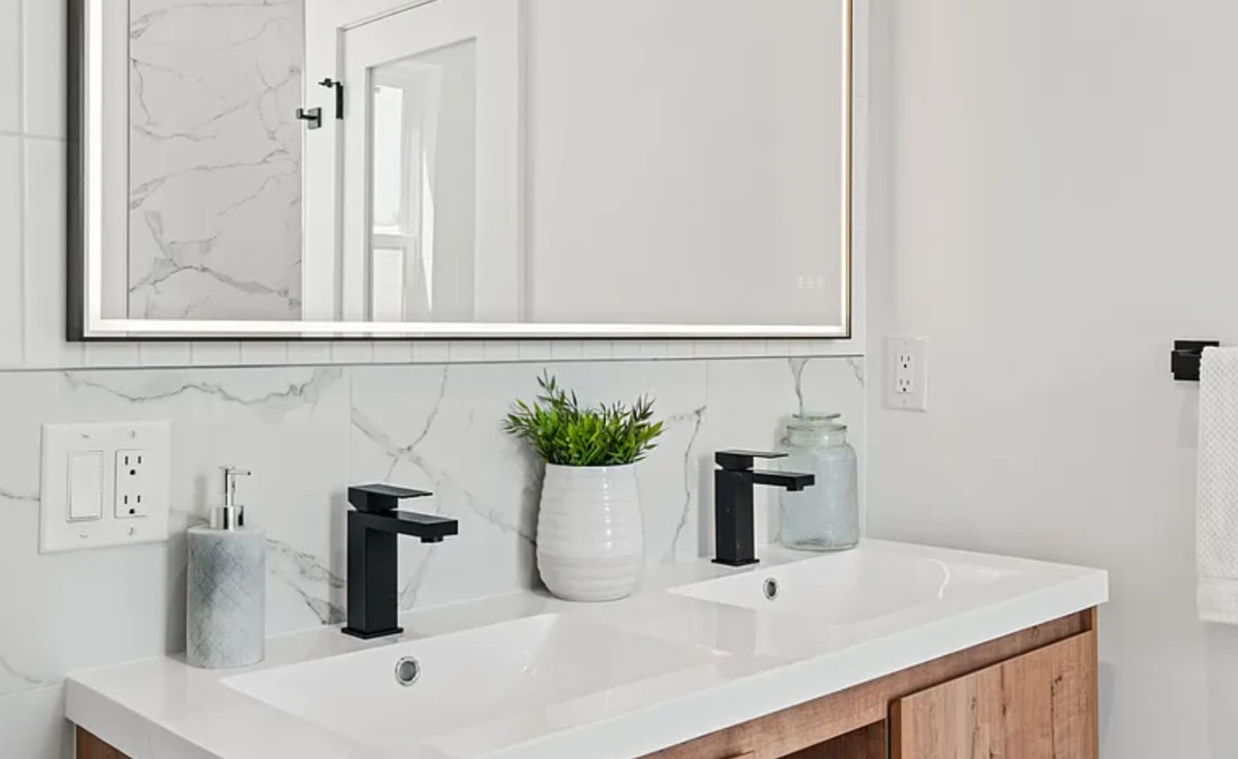 Luxury New Construction Townhome – photo 5