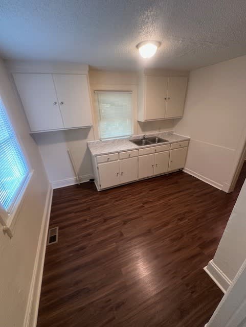 121 Hamlin Avenue – photo 3