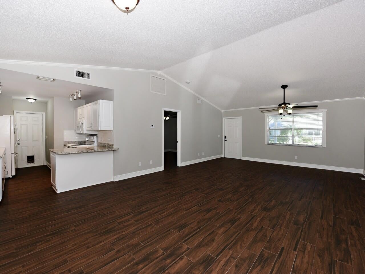 598 NE Maranta Terrado – photo 4