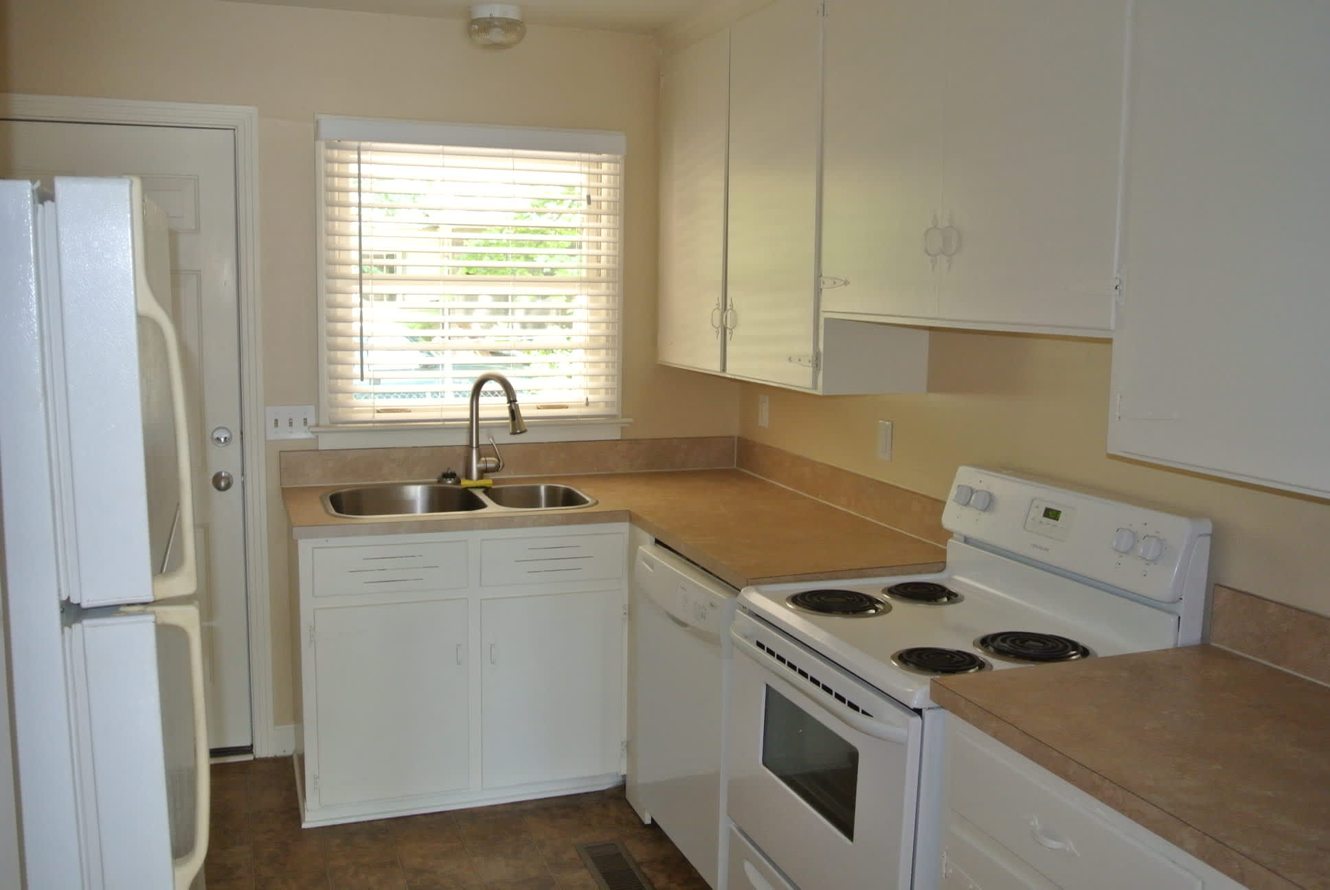 503 E Glenn Ave – photo 3