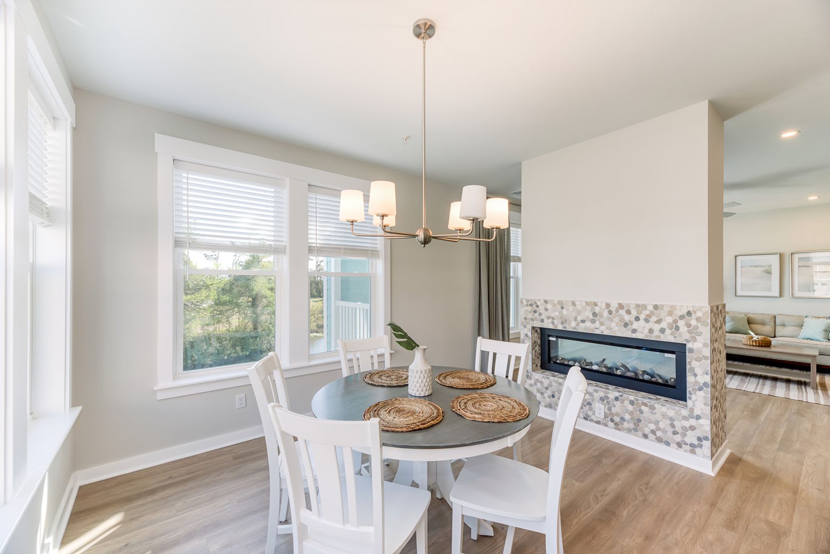 3 Bedroom 2 Bath Condo Available-10/24 – photo 3