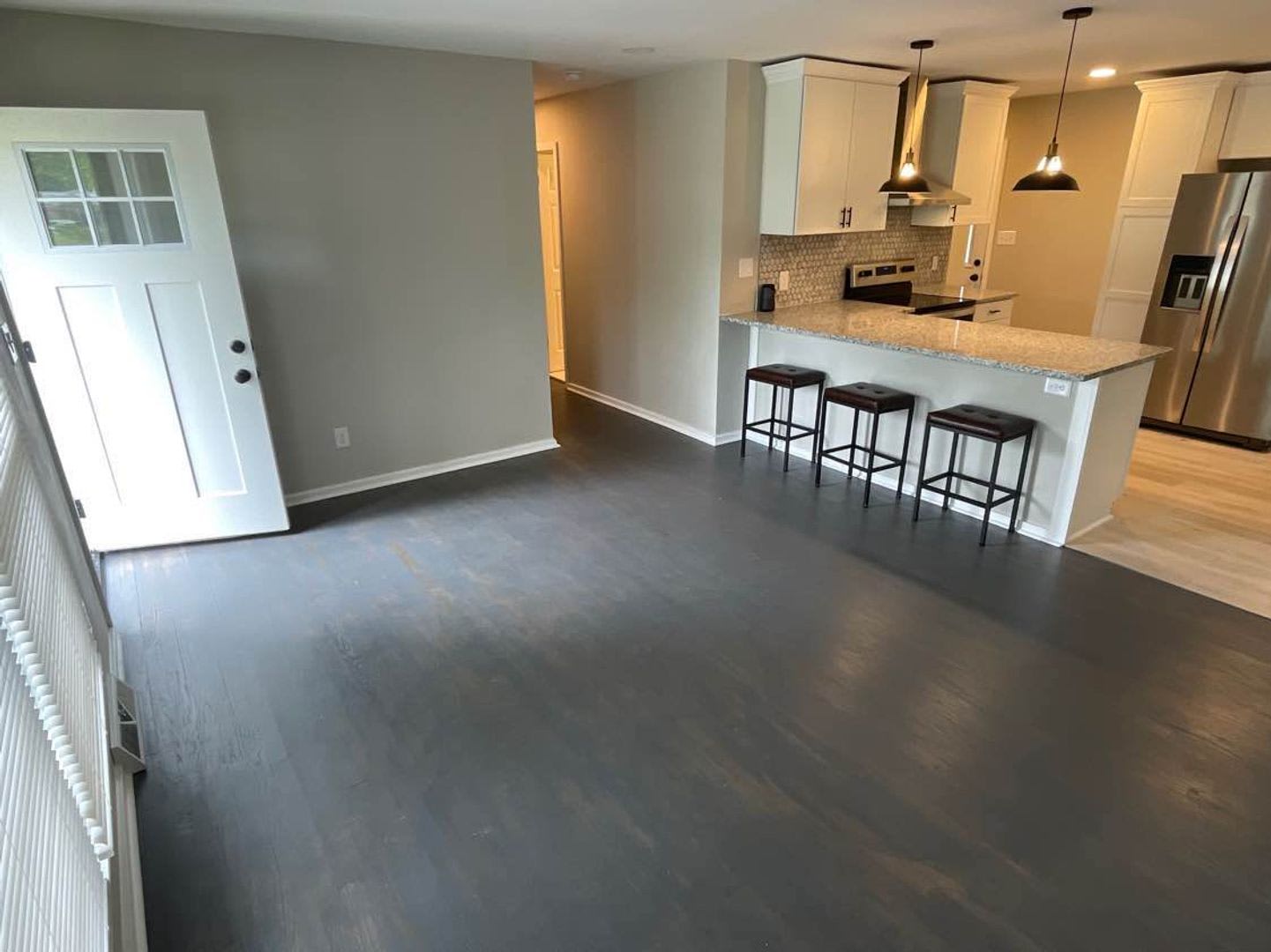 Room In 3 Bedroom Home At Cricketeer Dr – photo 2