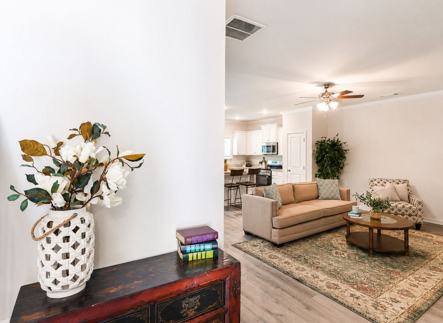 Discover modern living in the heart of Cornelia! – photo 4