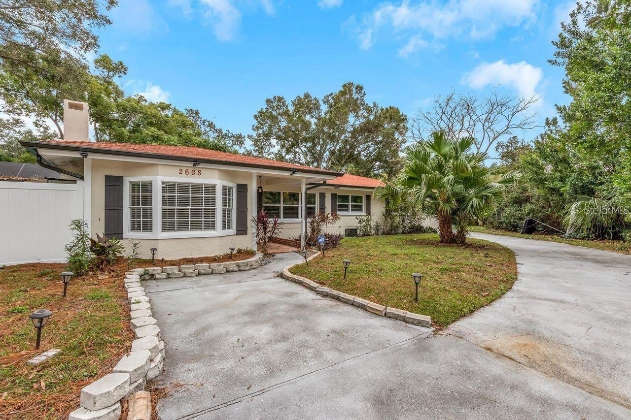 2608 OAKWOOD Drive – photo 1