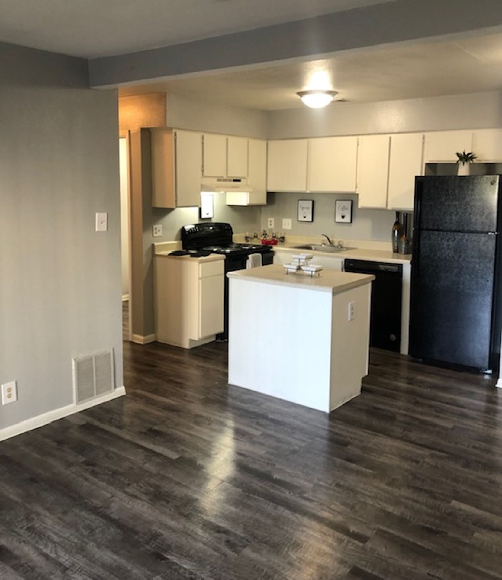 Hill Country Apartments – photo 2