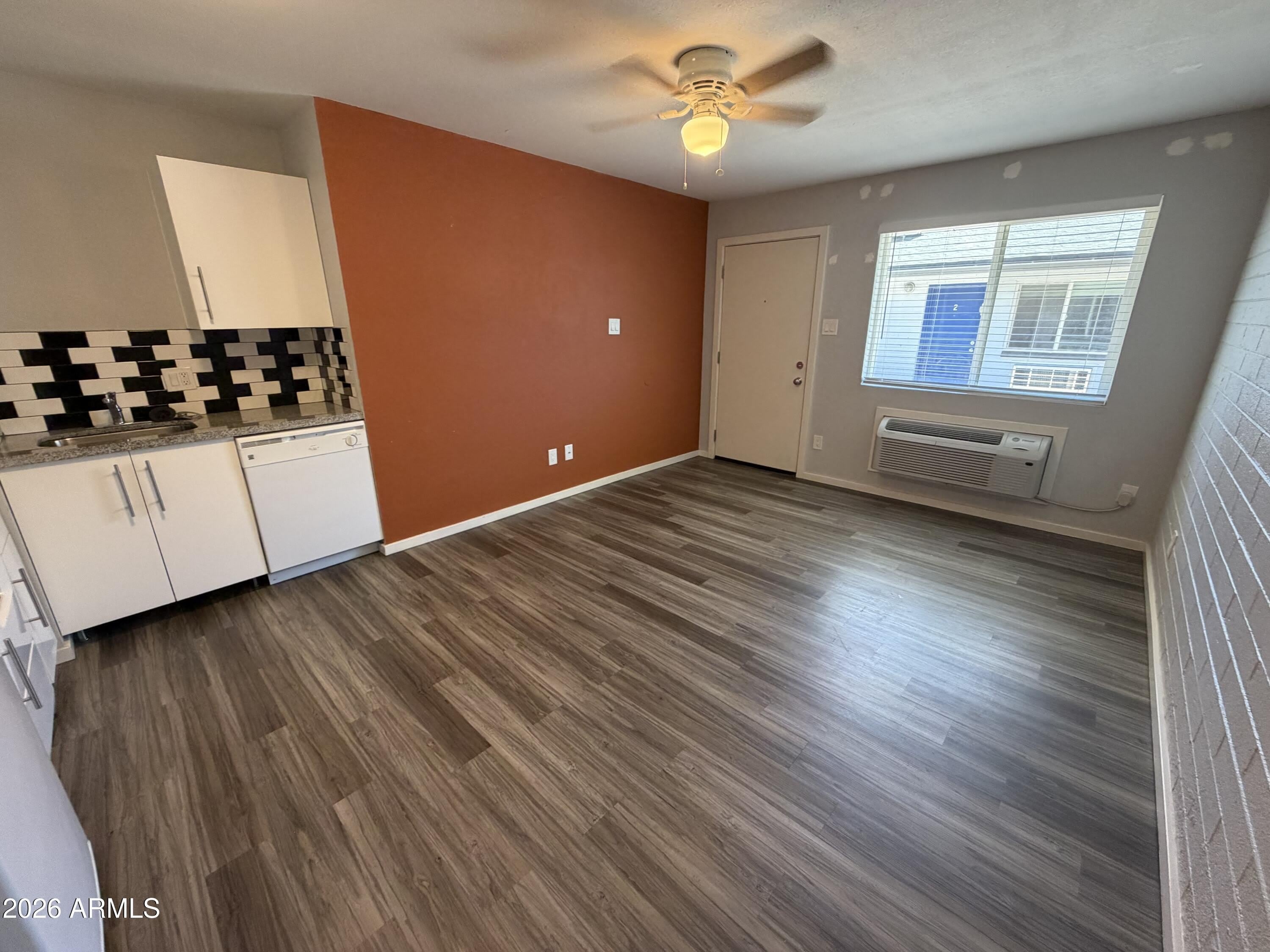 1234 W 4th Street – photo 4