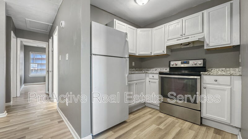 1100 Wilson Rd – photo 3