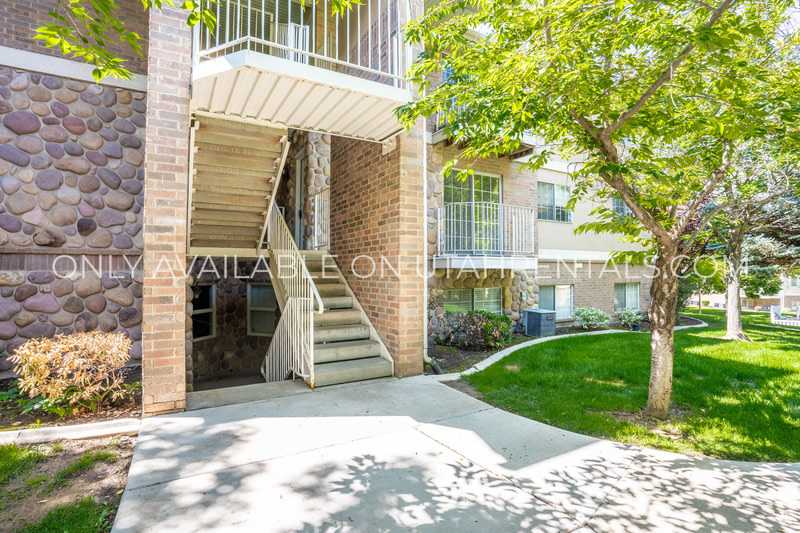 1214 W 1380 N – photo 1