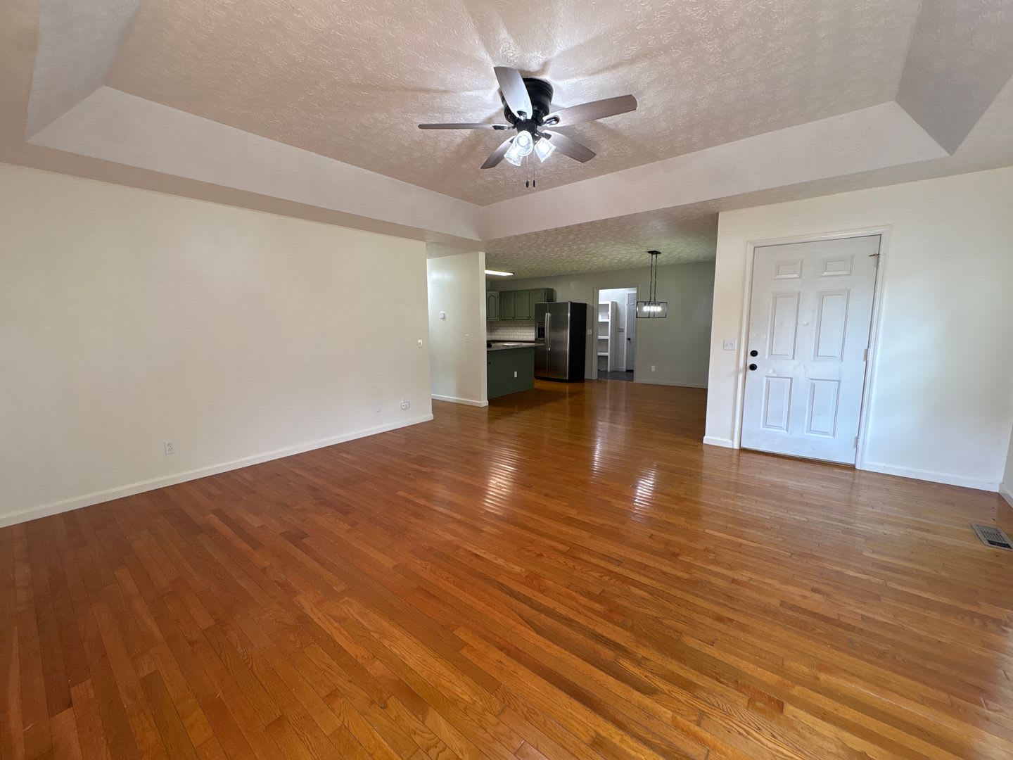 Beautful Home With Spacious 1 Acre Lot Outside Manchester City Limits – photo 4