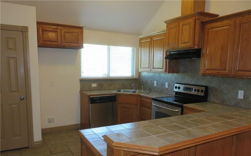 1801 Mead Lane – photo 4