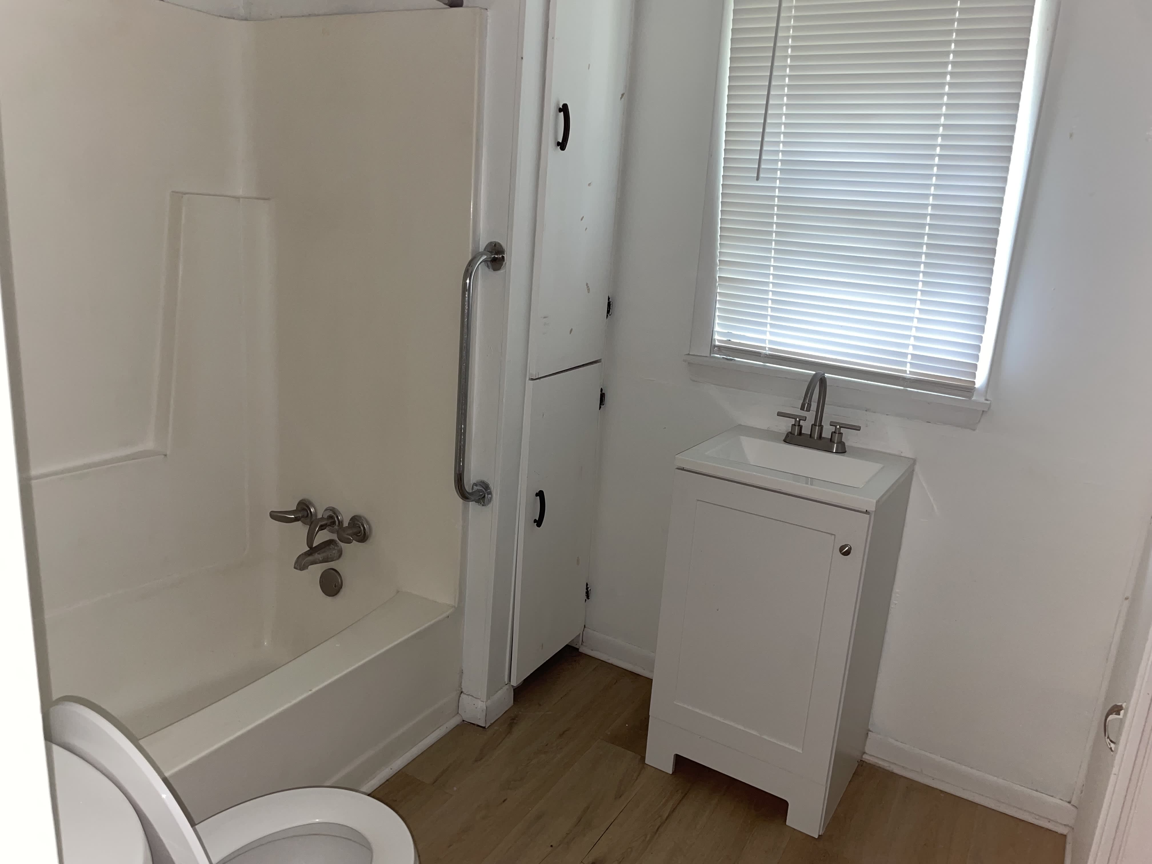 213 N Church St – photo 4