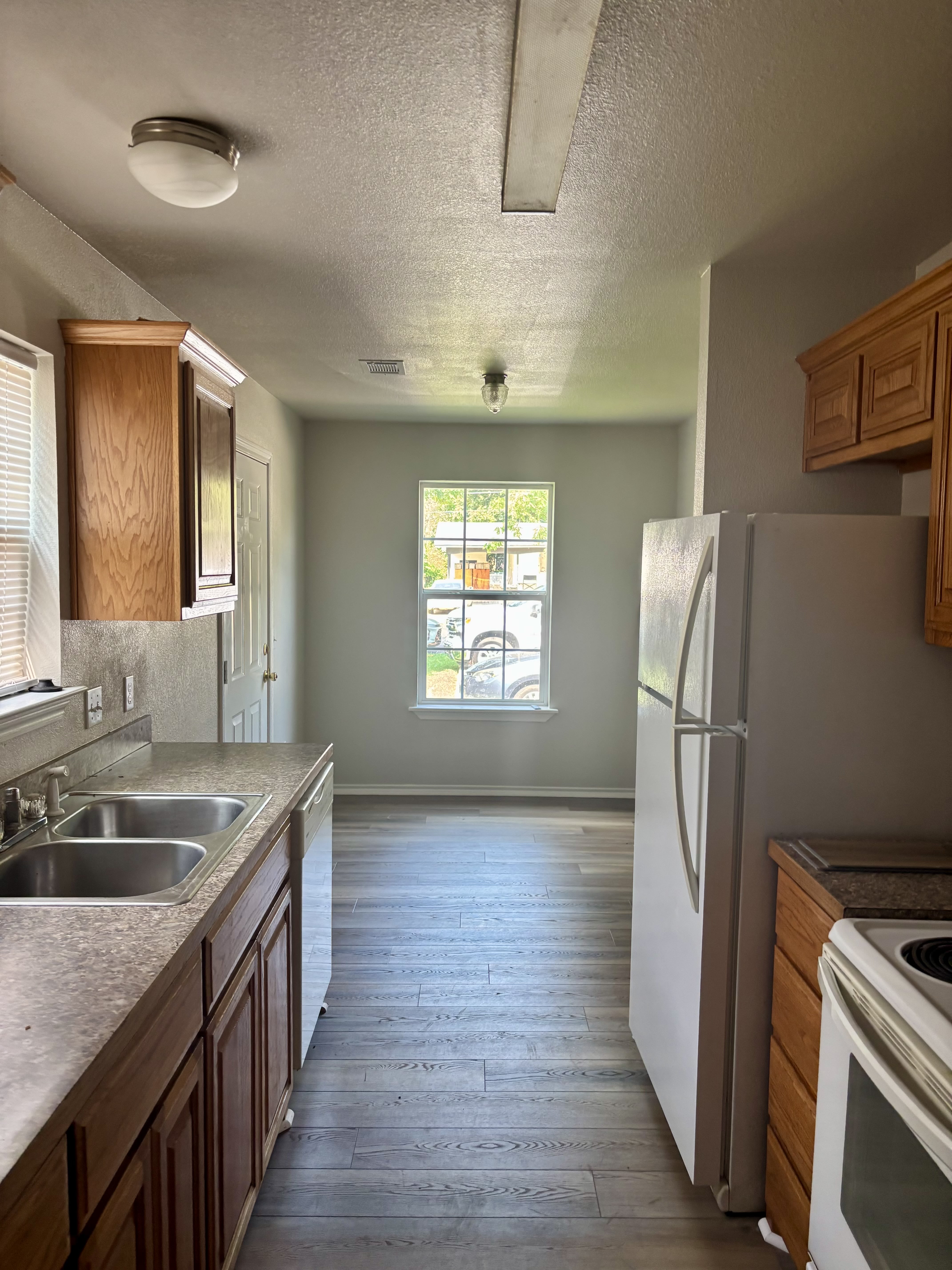 1502 N 9th Ave – photo 4