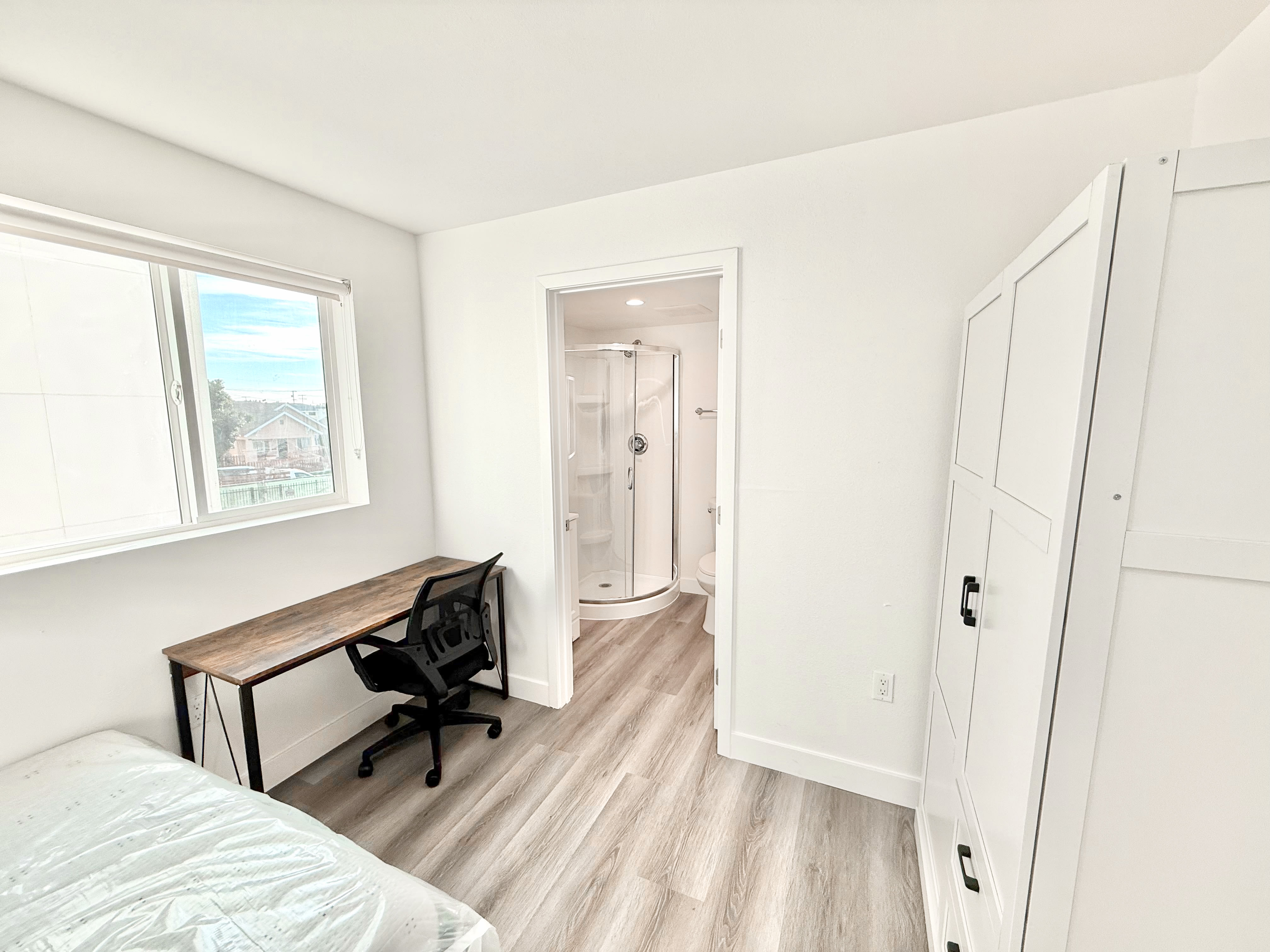 1329 W 36th Street – photo 4