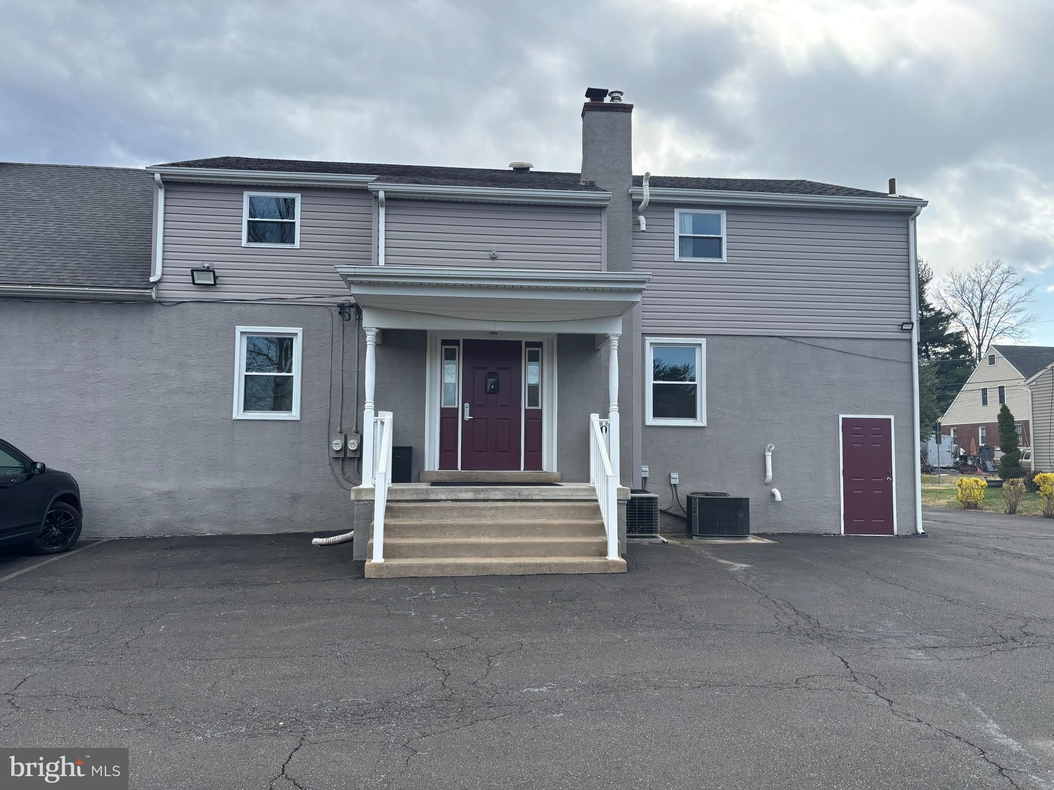 1000 N YORK Road – photo 3