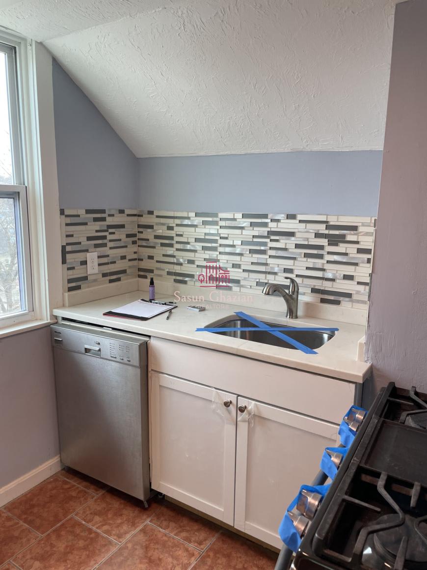 6 Windsor St. – photo 2