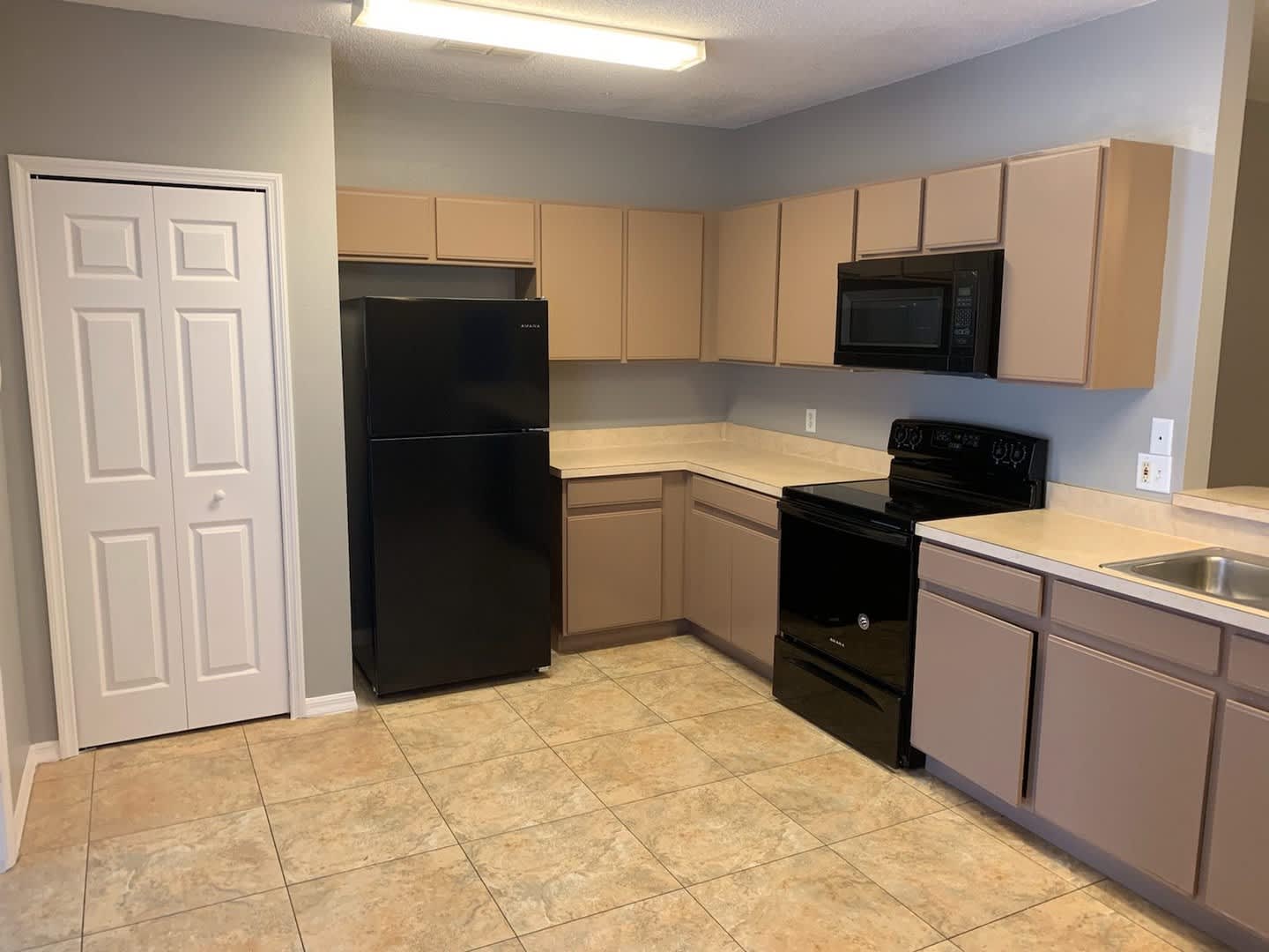 Beautifully 3 bedroom, 2 bath Single-Family Home in the Kissimmee – photo 3