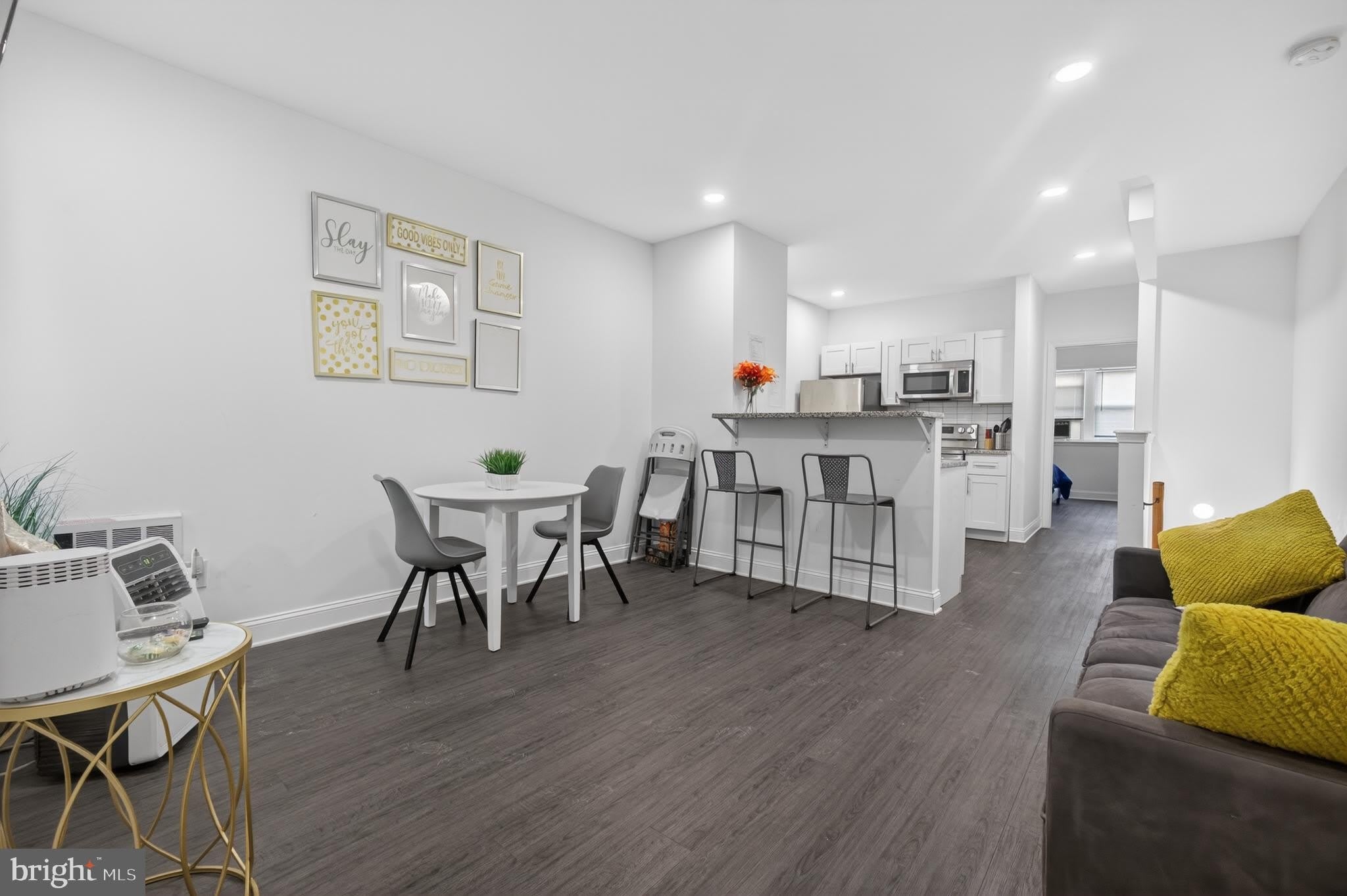 3138 W Allegheny Avenue – photo 3