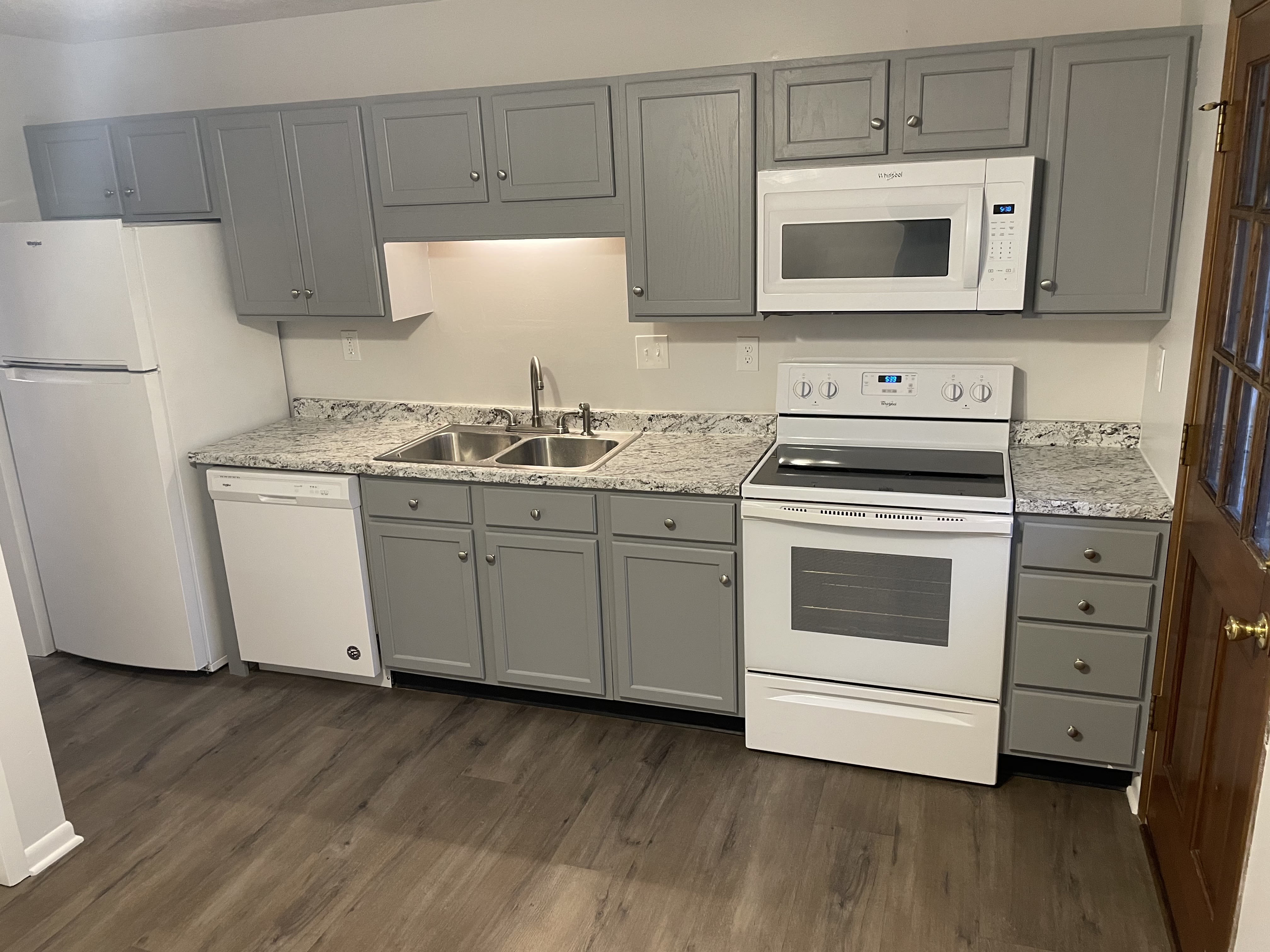 1909 Meadowview Ln – photo 1