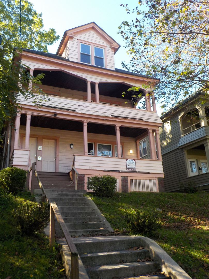 720 Euclid Ave – photo 1