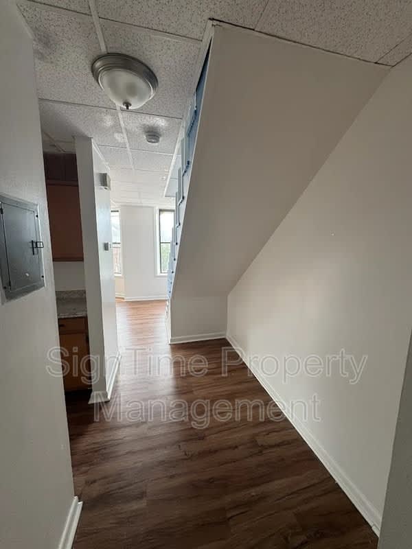 112 W Franklin St, Apt 4 – photo 3