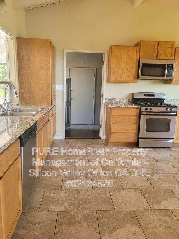 21224 Saratoga Hills Road – photo 3