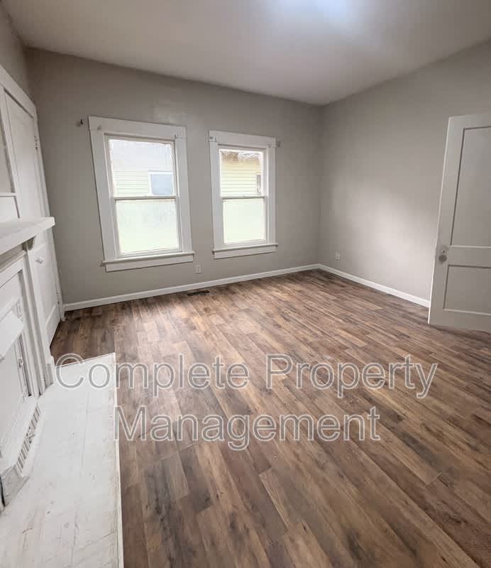 608 Fulton Avenue Southwest – photo 4