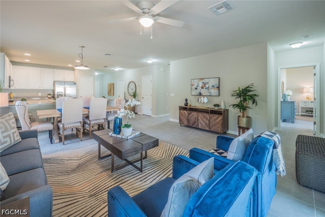 1105 NE 10TH Terrace – photo 3