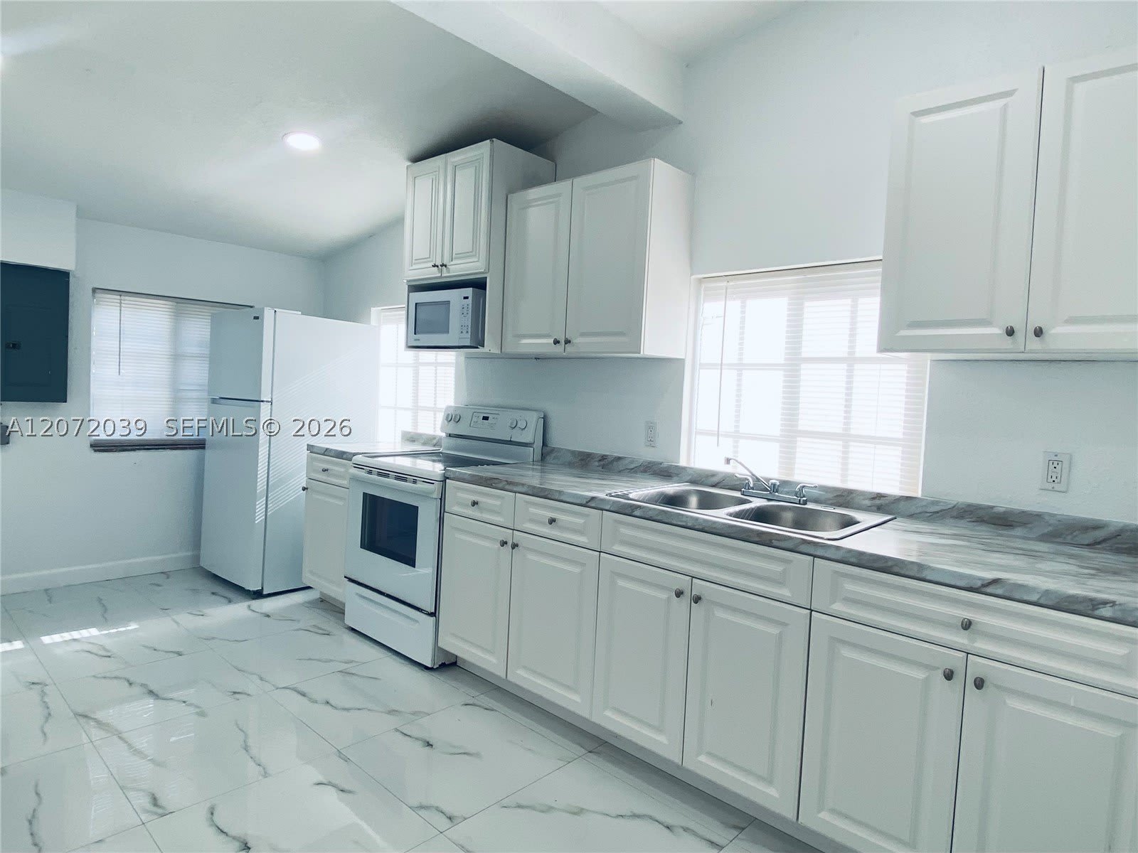 3100 NW 86th St – photo 3