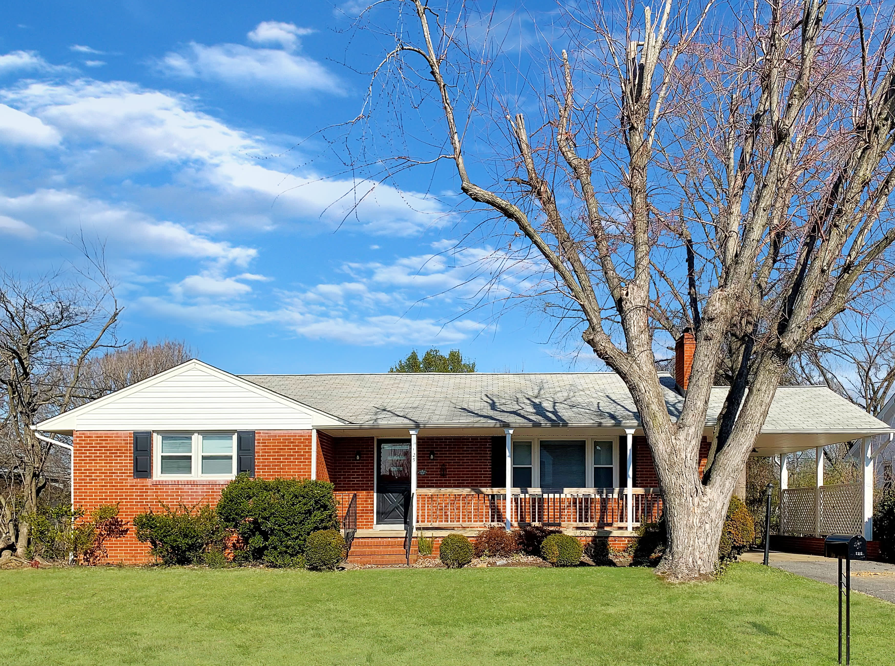 125 Hillcrest Dr – photo 1