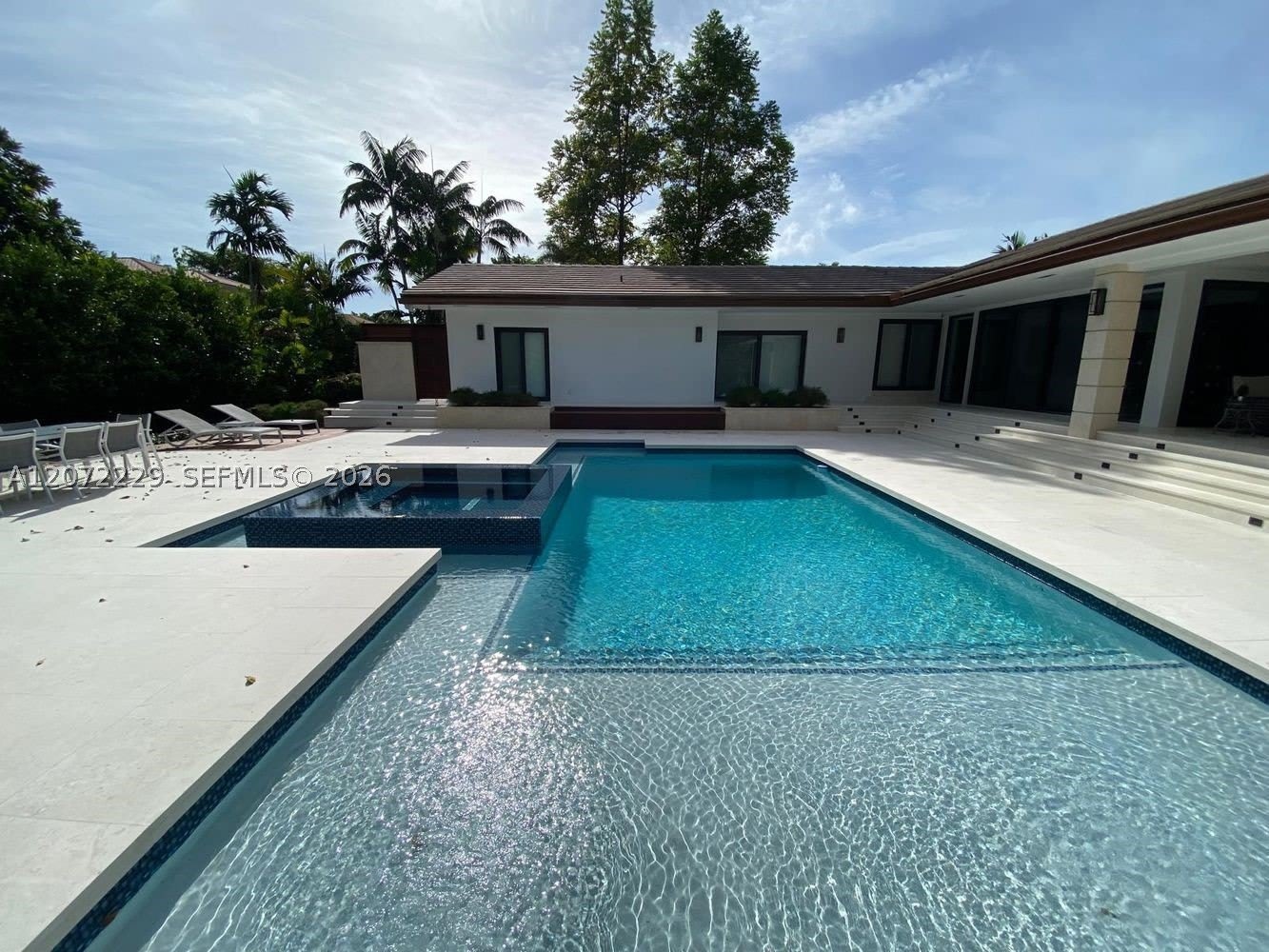7251 Monaco St – photo 2