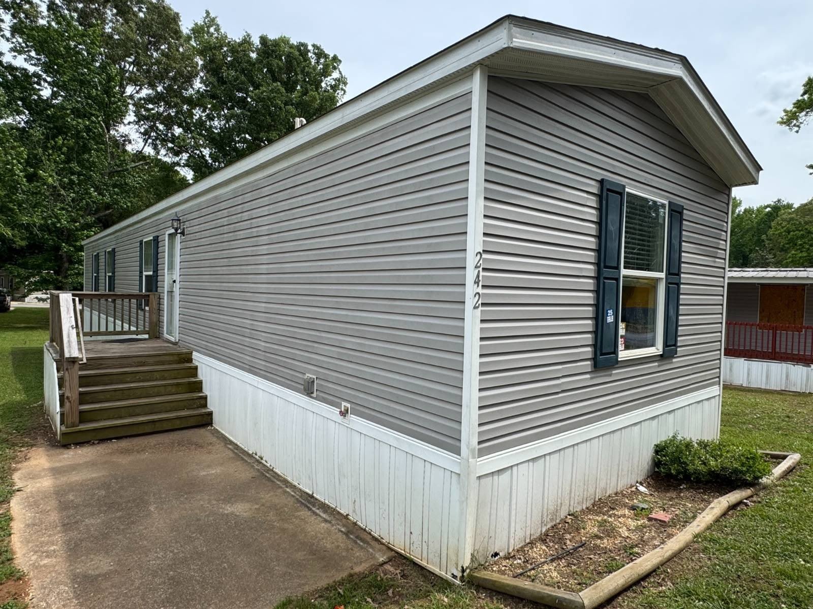 242 Wallingford Drive – photo 2