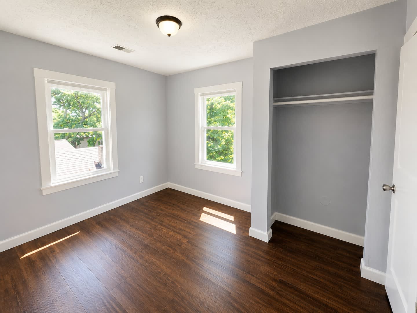 224 E Oak St – photo 4