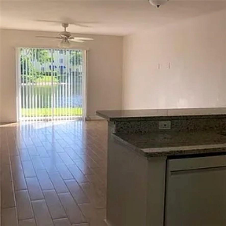 8304 KEY ROYAL CIR. #1712 – photo 3