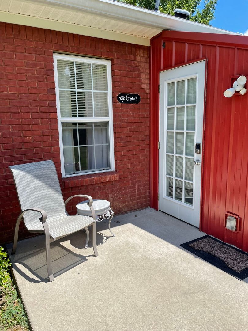 Charming Tim McGraw Fan Studio, 1BR House in Camden – photo 1