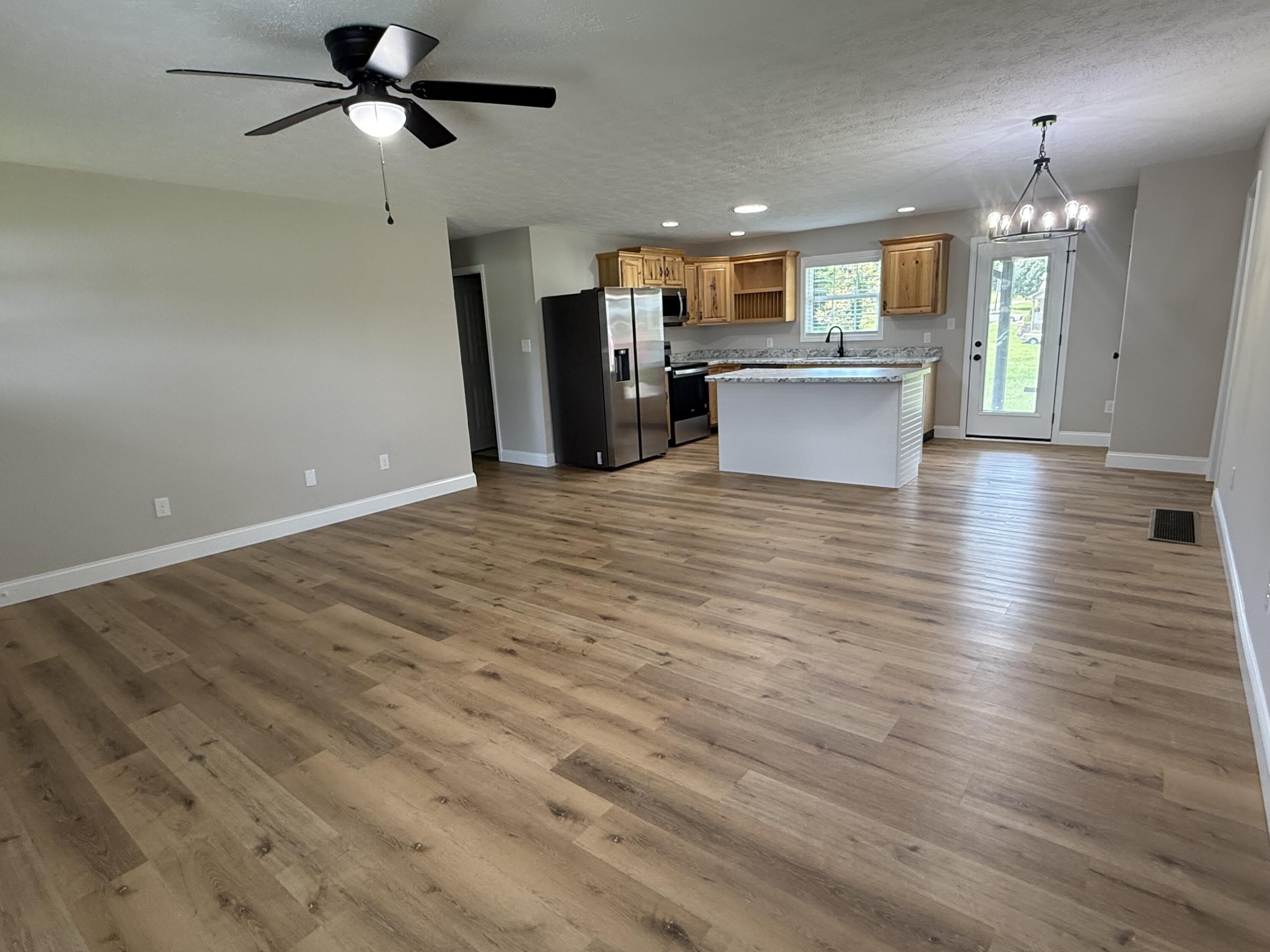 403 Opossum Kingdom Road – photo 4