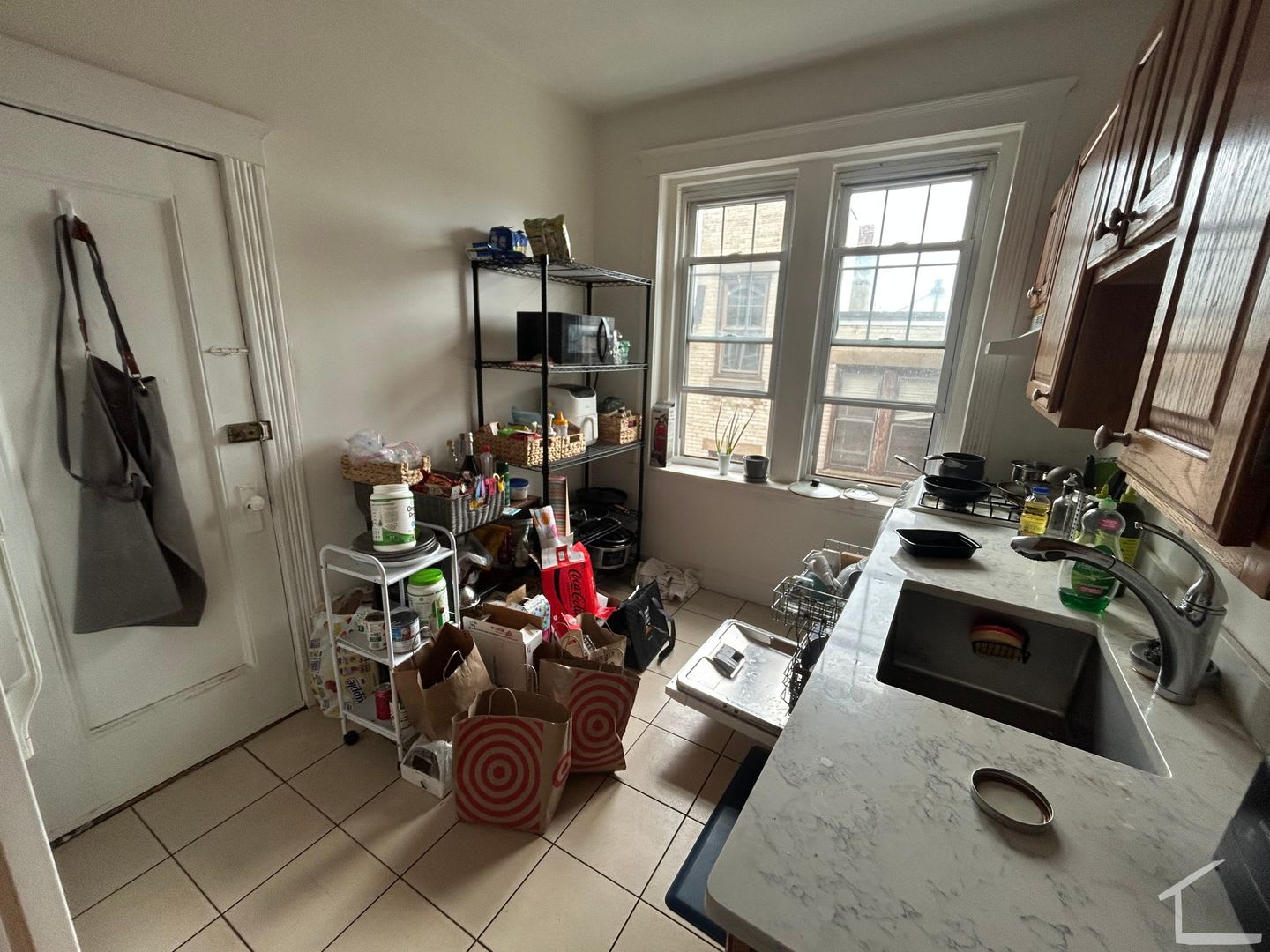 Charming 2 Bedroom-No Broker Fee – photo 3