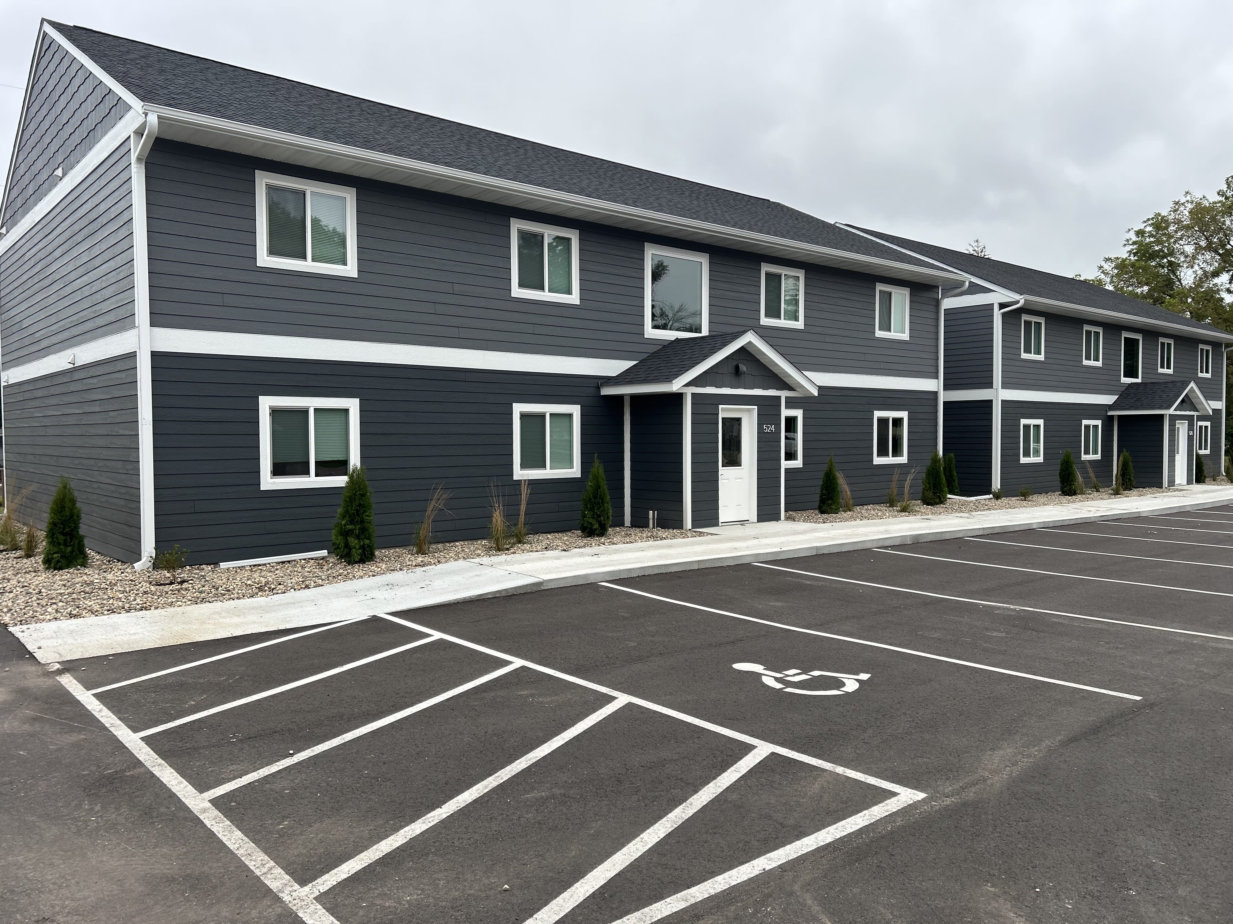 524 6Th St – photo 1