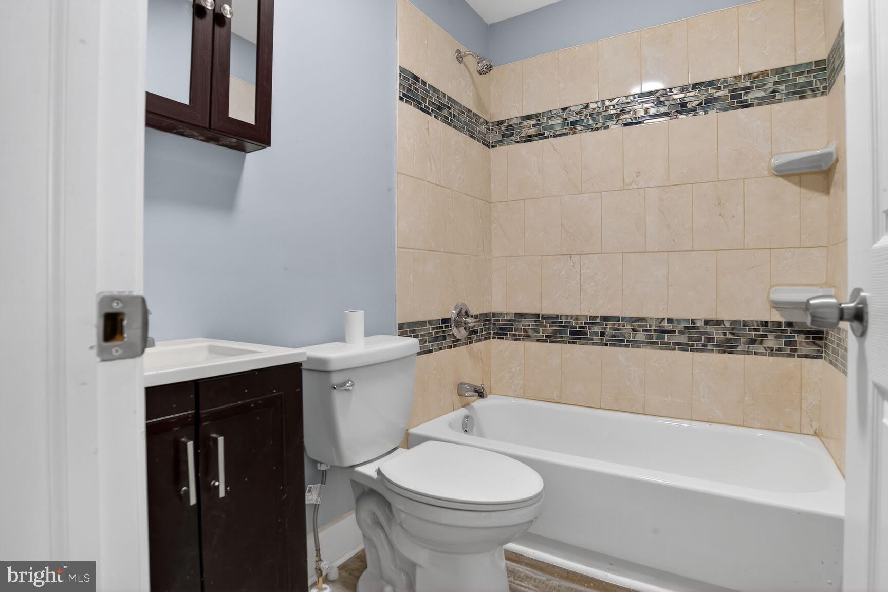 3335 Lyndale Avenue – photo 3