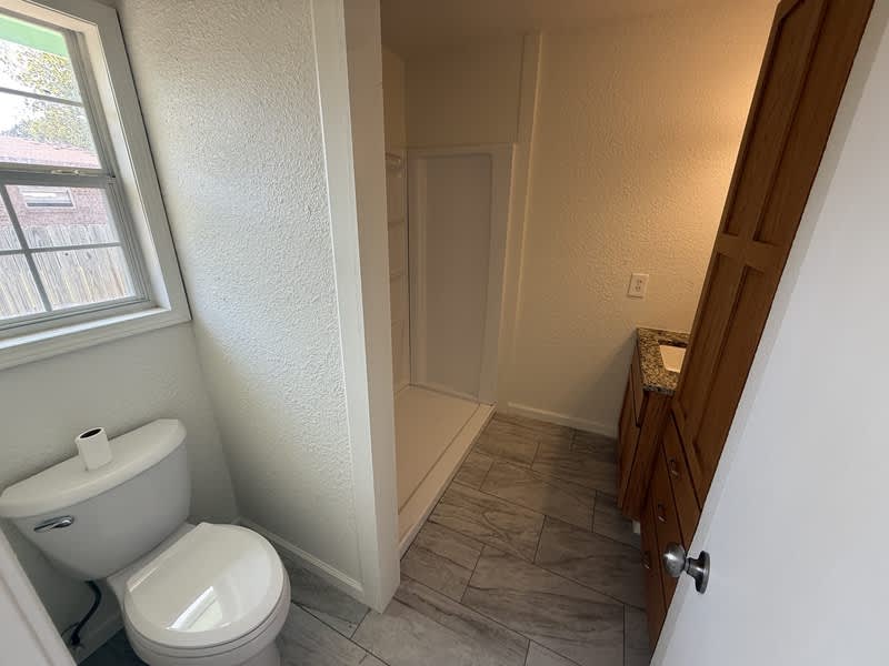 607 East Broadway – photo 5
