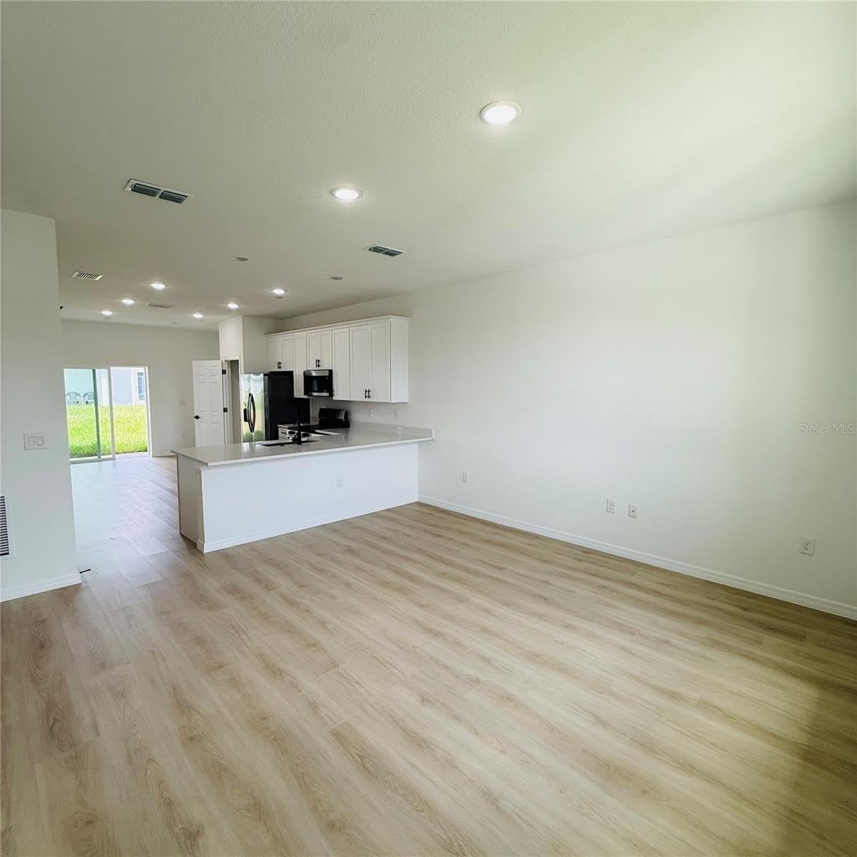 602 DESMOINES Court – photo 5