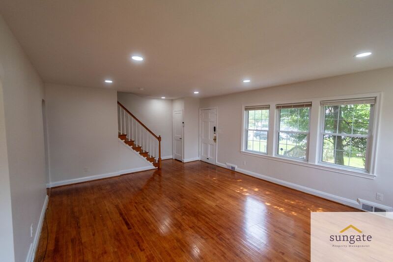 1907 Glen Ridge Rd – photo 5