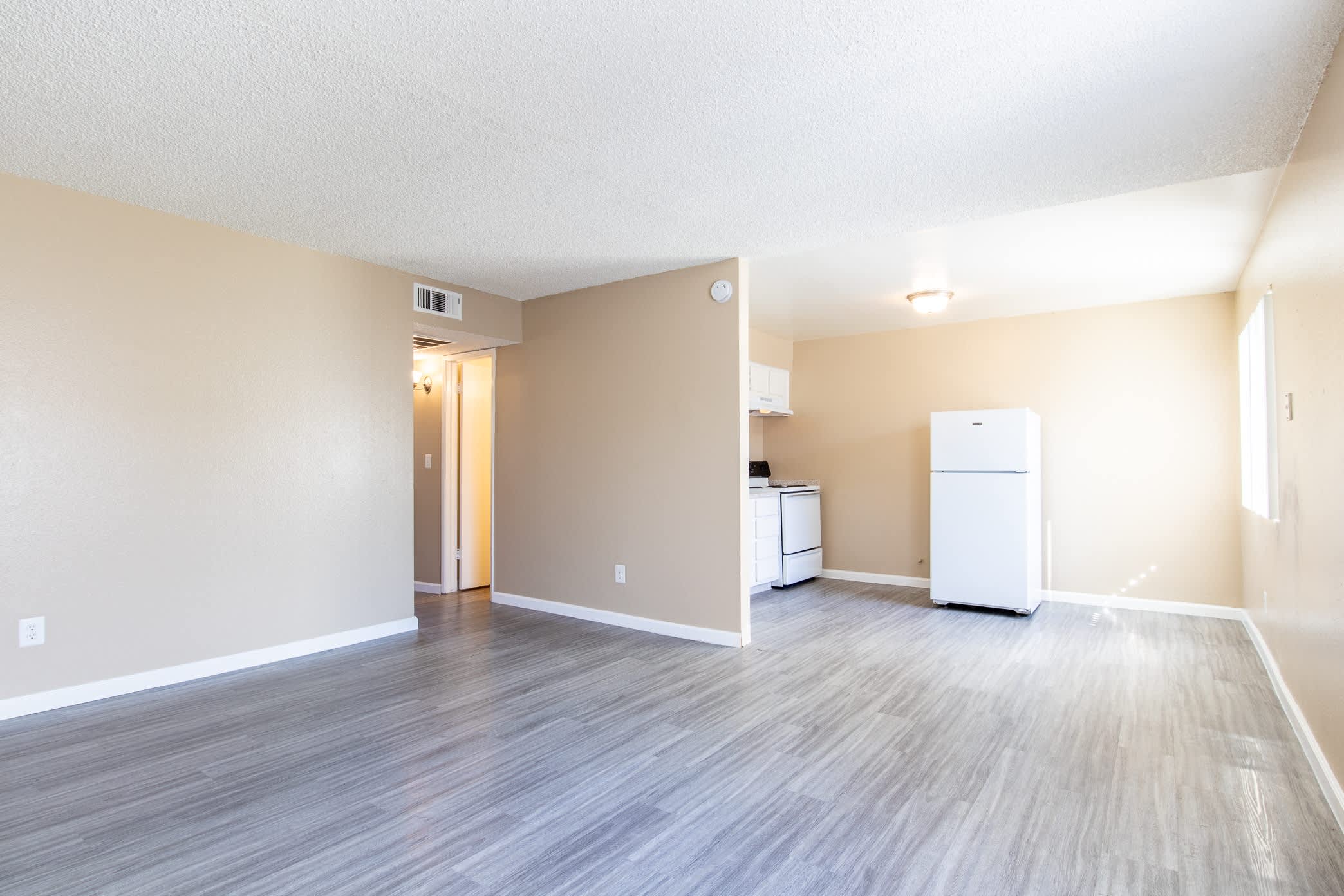 Highgate Community 3 Bedroom 2 Bath – photo 2